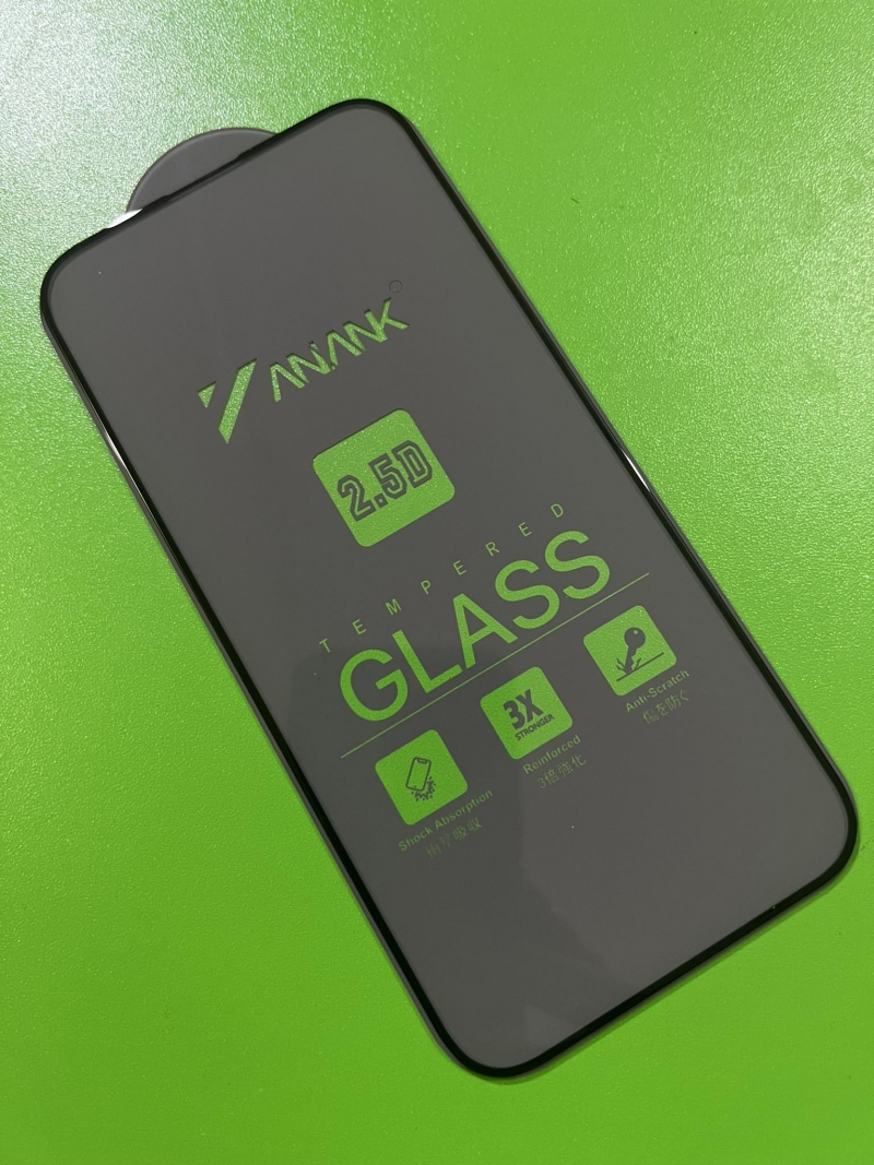 Kính Cường Lực iPhone 15 Pro Max Glass Hiệu Anank Chính Hãng Chất Lượng được phủ một lớp chống chói vẫn cho ta hình ảnh với độ nét cao so với hình ảnh hiển thị gốc, có khả năng chống trầy chống va đập tốt.